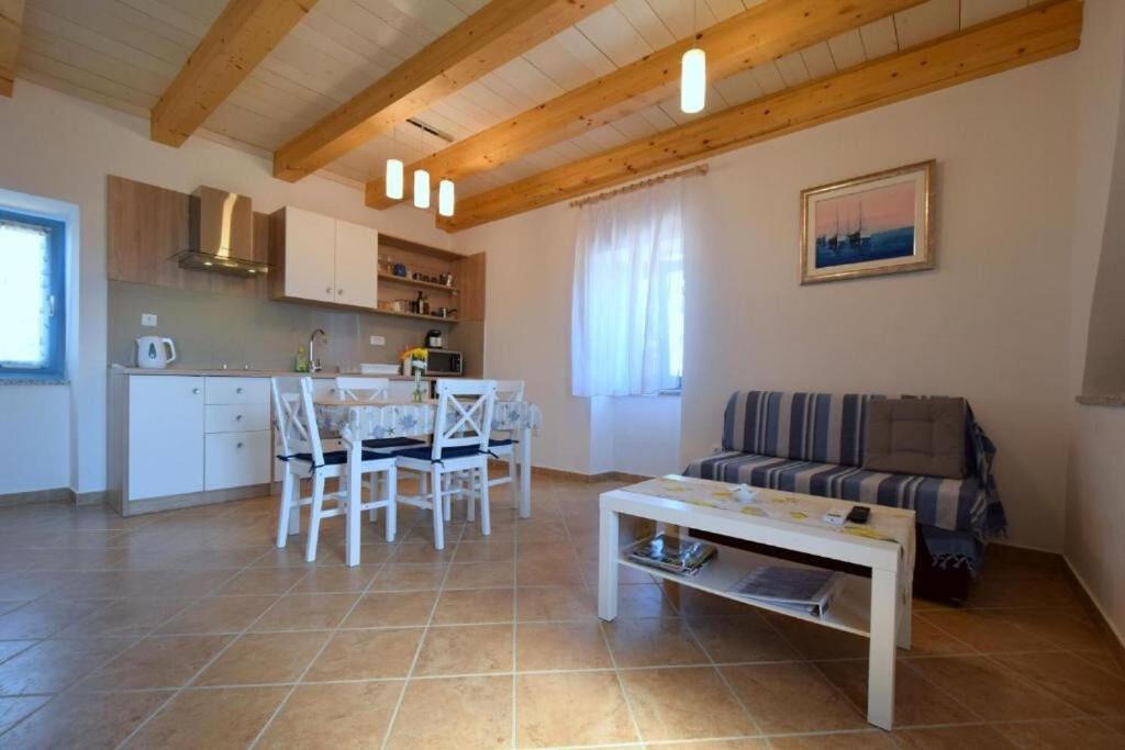 Apartments Insula Insule - Rustic & Peaceful Skrbčići Dış mekan fotoğraf